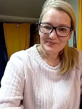 irinamaux online show from March 25, 4:01 am