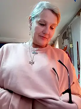 irinamaux online show from April 24, 6:59 am