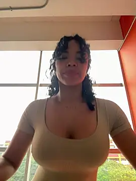 Brunettexio online show from February 14, 2:12 pm