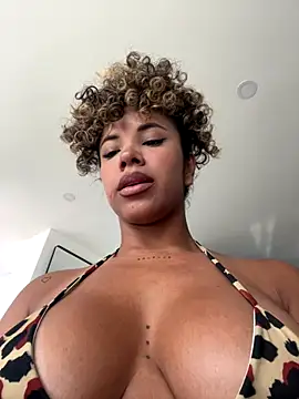 Brunettexio online show from November 9, 8:35 pm