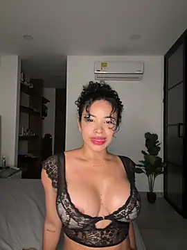 Brunettexio online show from February 5, 11:17 pm