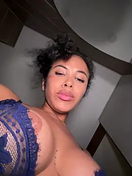 Brunettexio online show from February 13, 5:37 am