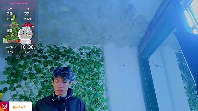 Levii Ackermann online show from December 15, 1:50 pm