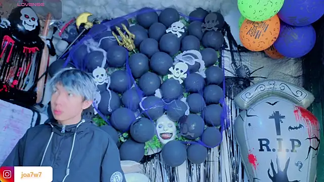 Levii Ackermann online show from October 28, 2:05 pm