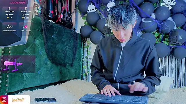 Levii Ackermann online show from October 29, 1:43 pm