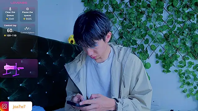 Levii Ackermann online show from December 1, 2:29 pm