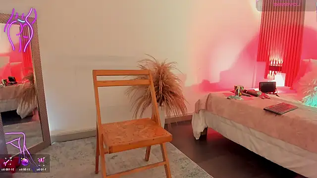 Snapshot of fransheska_rossi chatting on November 27, 1:22 pm fransheska rossi online show from November 27, 1:22 pm