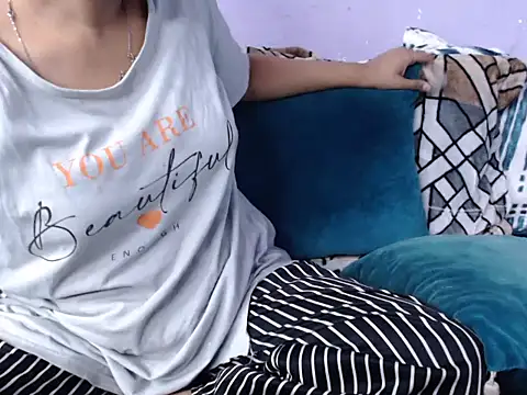 Freya nia online show from December 3, 2:38 pm