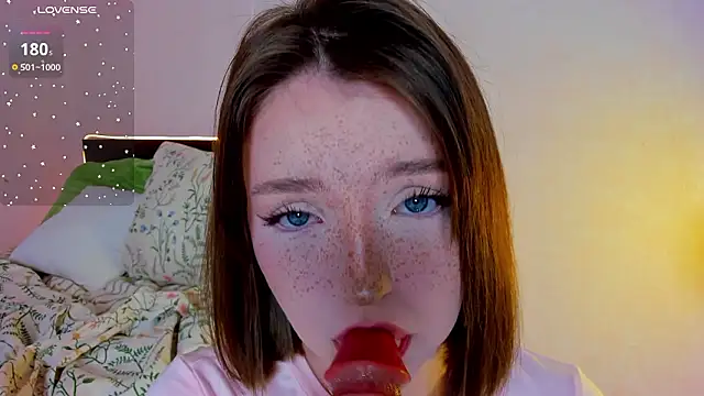 lexxxxxxi online show from February 23, 6:30 pm