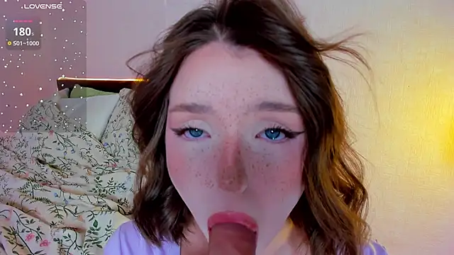 lexxxxxxi online show from March 7, 6:02 pm