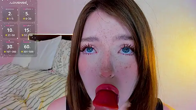 lexxxxxxi online show from April 5, 6:25 pm