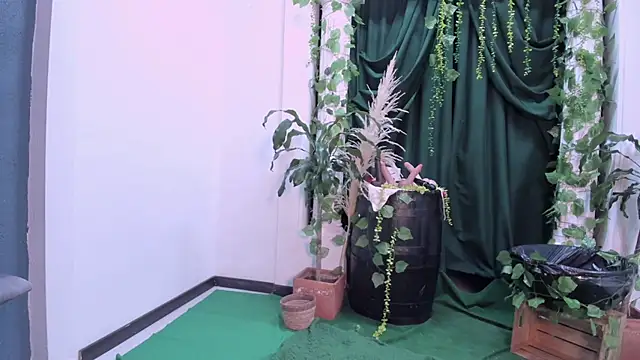 Sofi Perez  online show from March 5, 11:18 am