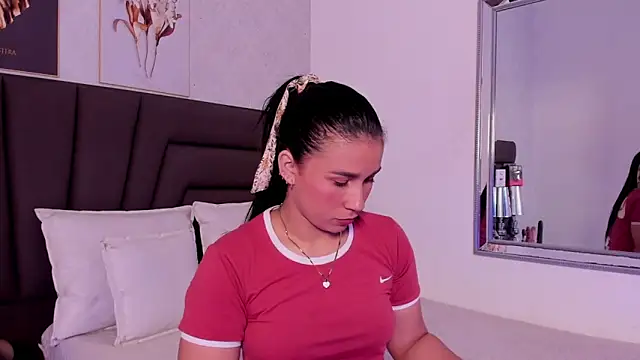 Snapshot of Sofi_Perez_ chatting on October 2, 11:24 am Sofi Perez online show from October 2, 11:24 am