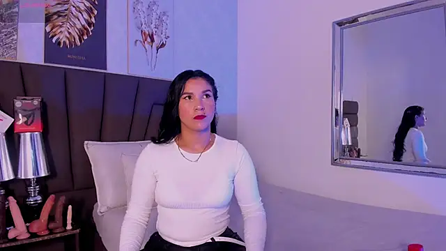 Sofi Perez  online show from February 5, 11:17 am