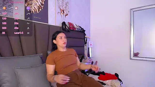 Sofi Perez  online show from May 1, 11:15 am