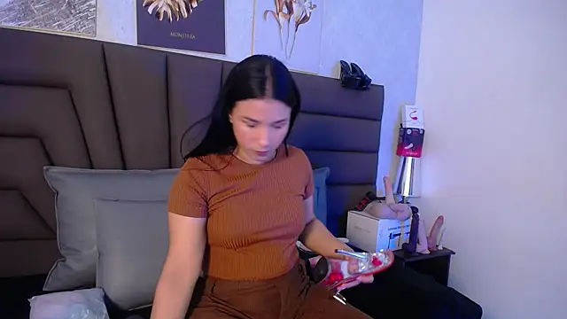 Sofi Perez  online show from March 30, 11:22 am