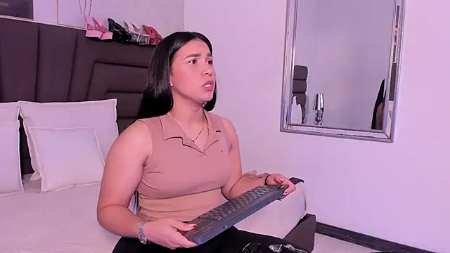 Snapshot of Sofi_Perez_ chatting on September 29, 11:27 am Sofi Perez online show from September 29, 11:27 am