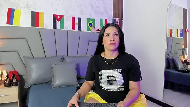 Snapshot of Sofi_Perez_ chatting on July 6, 11:28 am Sofi Perez online show from July 6, 11:28 am