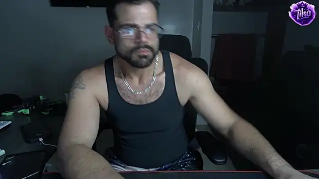 Zander823 online show from March 31, 3:30 am