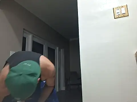 Zander823 online show from April 1, 4:25 am