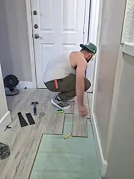 Zander823 online show from April 4, 10:38 pm