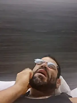 Zander823 online show from March 4, 4:31 am