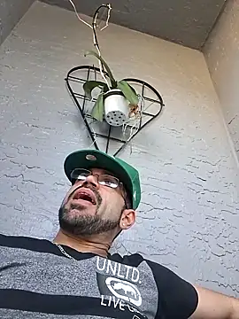 Zander823 online show from February 9, 7:23 pm