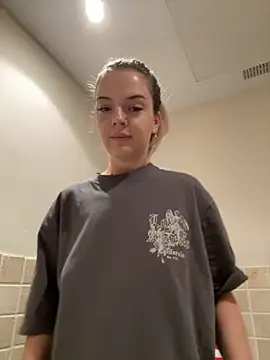 Snapshot of LexyGold chatting on November 9, 9:13 am LexyGold online show from November 9, 9:13 am