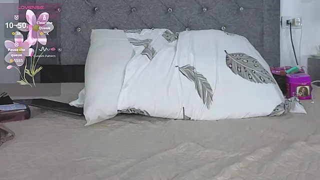 Meghan taylor   online show from February 13, 2:33 am