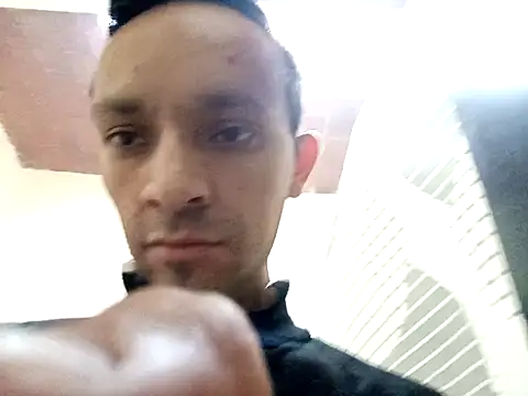 Snapshot of Marco0o0o0z chatting on December 14, 10:28 pm Marco0o0o0z online show from December 14, 10:28 pm