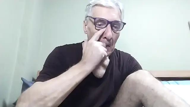 Snapshot of BIGUNCUTHARDCOCK chatting on November 10, 1:54 am BIGUNCUTHARDCOCK online show from November 10, 1:54 am