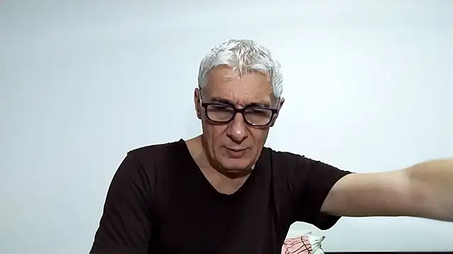 Snapshot of BIGUNCUTHARDCOCK chatting on February 3, 6:22 am BIGUNCUTHARDCOCK online show from February 3, 6:22 am