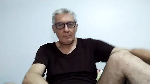 Snapshot of BIGUNCUTHARDCOCK chatting on February 20, 6:26 am BIGUNCUTHARDCOCK online show from February 20, 6:26 am