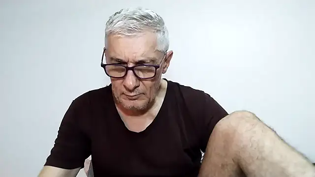 Snapshot of BIGUNCUTHARDCOCK chatting on March 3, 1:45 am BIGUNCUTHARDCOCK online show from March 3, 1:45 am