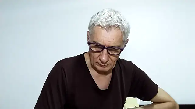 Snapshot of BIGUNCUTHARDCOCK chatting on February 18, 1:03 am BIGUNCUTHARDCOCK online show from February 18, 1:03 am