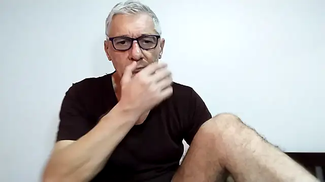 BIGUNCUTHARDCOCK online show from March 8, 1:11 am