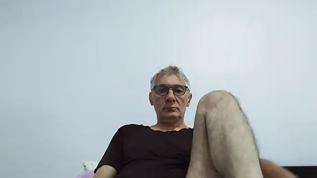 Snapshot of BIGUNCUTHARDCOCK chatting on June 25, 12:08 am BIGUNCUTHARDCOCK online show from June 25, 12:08 am