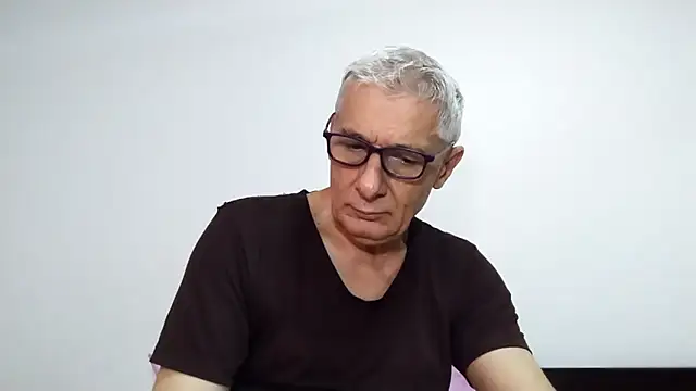 BIGUNCUTHARDCOCK online show from April 18, 1:30 am