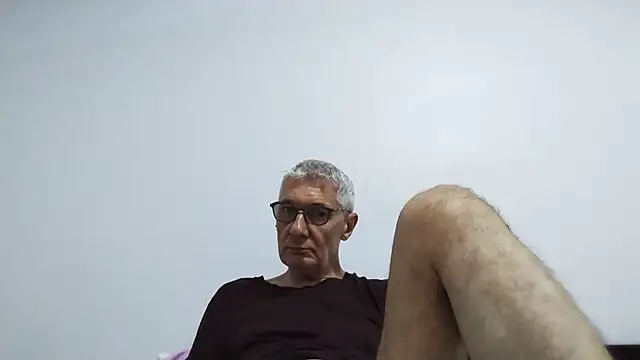 Snapshot of BIGUNCUTHARDCOCK chatting on July 4, 12:06 am BIGUNCUTHARDCOCK online show from July 4, 12:06 am