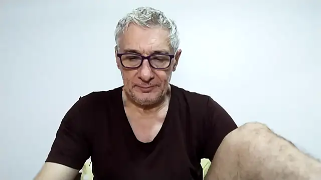 Snapshot of BIGUNCUTHARDCOCK chatting on February 17, 1:14 am BIGUNCUTHARDCOCK online show from February 17, 1:14 am