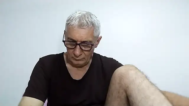 BIGUNCUTHARDCOCK online show from April 13, 2:04 am