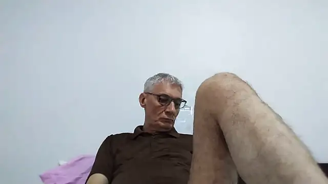 Snapshot of BIGUNCUTHARDCOCK chatting on June 30, 12:32 am BIGUNCUTHARDCOCK online show from June 30, 12:32 am