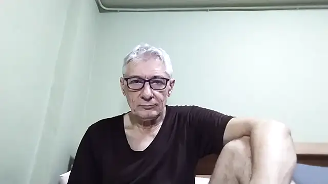 Snapshot of BIGUNCUTHARDCOCK chatting on October 8, 12:12 am BIGUNCUTHARDCOCK online show from October 8, 12:12 am