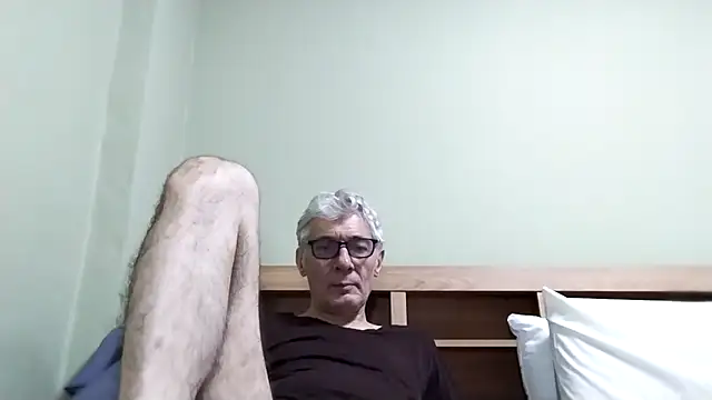 Snapshot of BIGUNCUTHARDCOCK chatting on November 30, 2:07 pm BIGUNCUTHARDCOCK online show from November 30, 2:07 pm