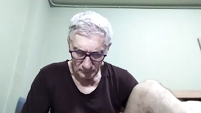 Snapshot of BIGUNCUTHARDCOCK chatting on November 7, 12:59 am BIGUNCUTHARDCOCK online show from November 7, 12:59 am