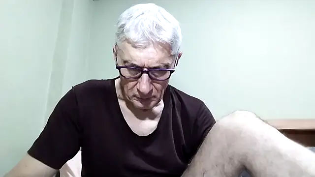 Snapshot of BIGUNCUTHARDCOCK chatting on October 6, 1:56 pm BIGUNCUTHARDCOCK online show from October 6, 1:56 pm