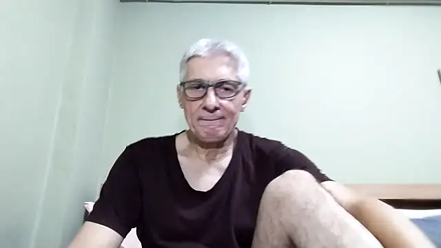 Snapshot of BIGUNCUTHARDCOCK chatting on October 23, 4:33 am BIGUNCUTHARDCOCK online show from October 23, 4:33 am