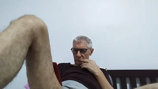 Snapshot of BIGUNCUTHARDCOCK chatting on July 18, 12:41 am BIGUNCUTHARDCOCK online show from July 18, 12:41 am