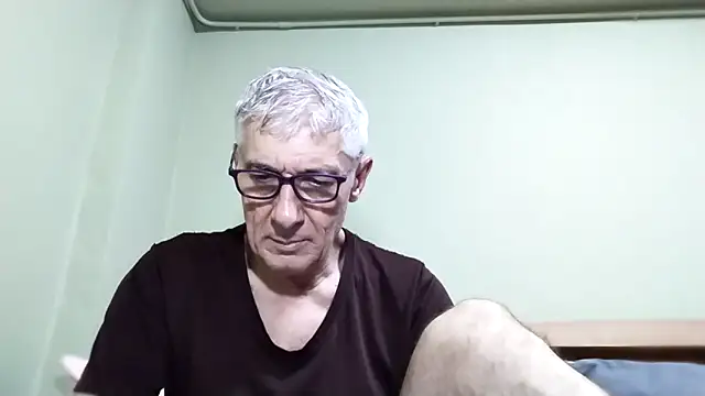 Snapshot of BIGUNCUTHARDCOCK chatting on October 24, 1:37 am BIGUNCUTHARDCOCK online show from October 24, 1:37 am