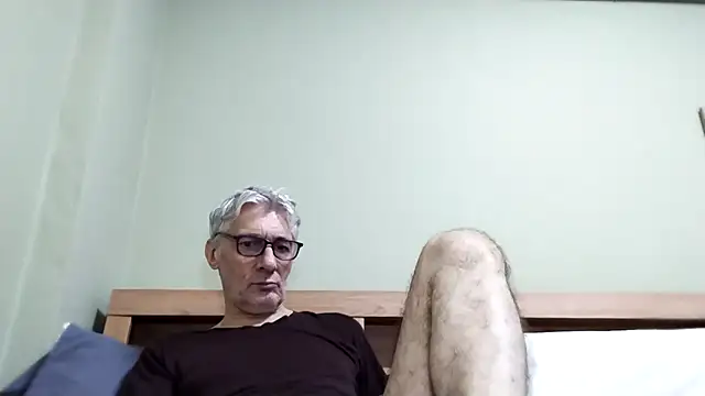 Snapshot of BIGUNCUTHARDCOCK chatting on November 27, 5:08 am BIGUNCUTHARDCOCK online show from November 27, 5:08 am